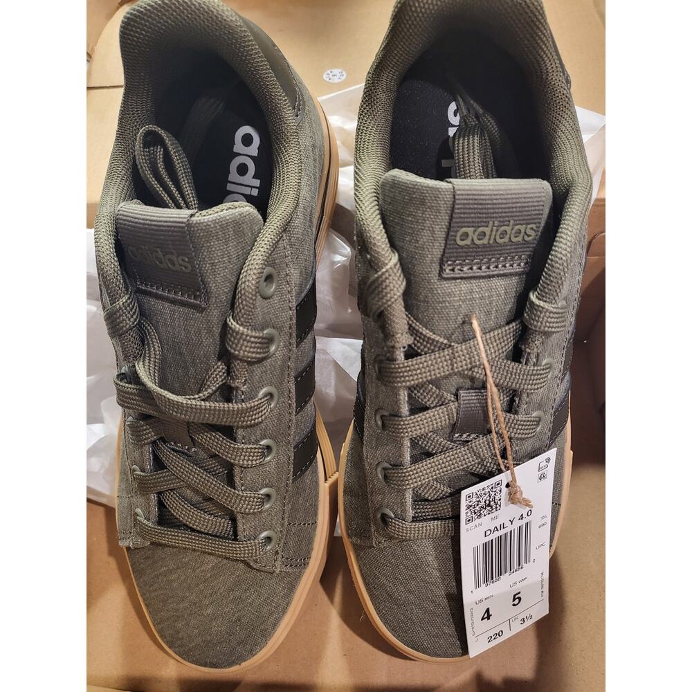 Daily 4.0 Shoes Adidas Mens 4 Womens 5 in Olive Green